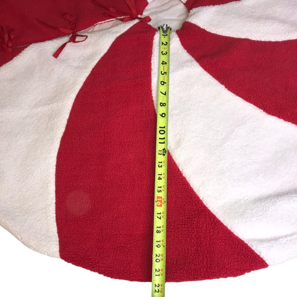 New NWT Candy Cane Stripe Tree Skirt, Sherpa Fleece, Red /  White 48" Diameter - Picture 5 of 8